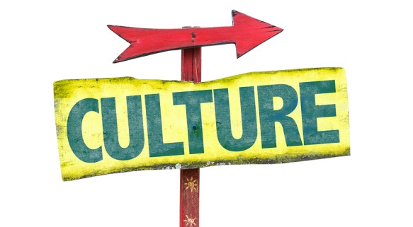 Culture sign with arrow